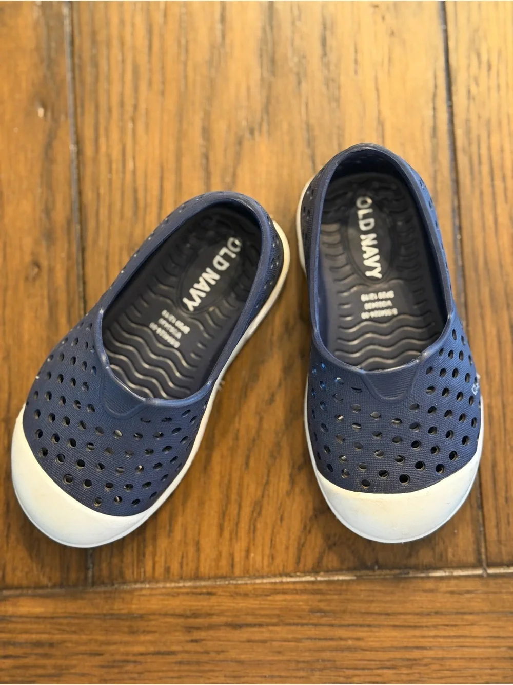 Old Navy Toddler Water Shoes Navy Blue Slip On Size 5 Lightweight Beach Pool